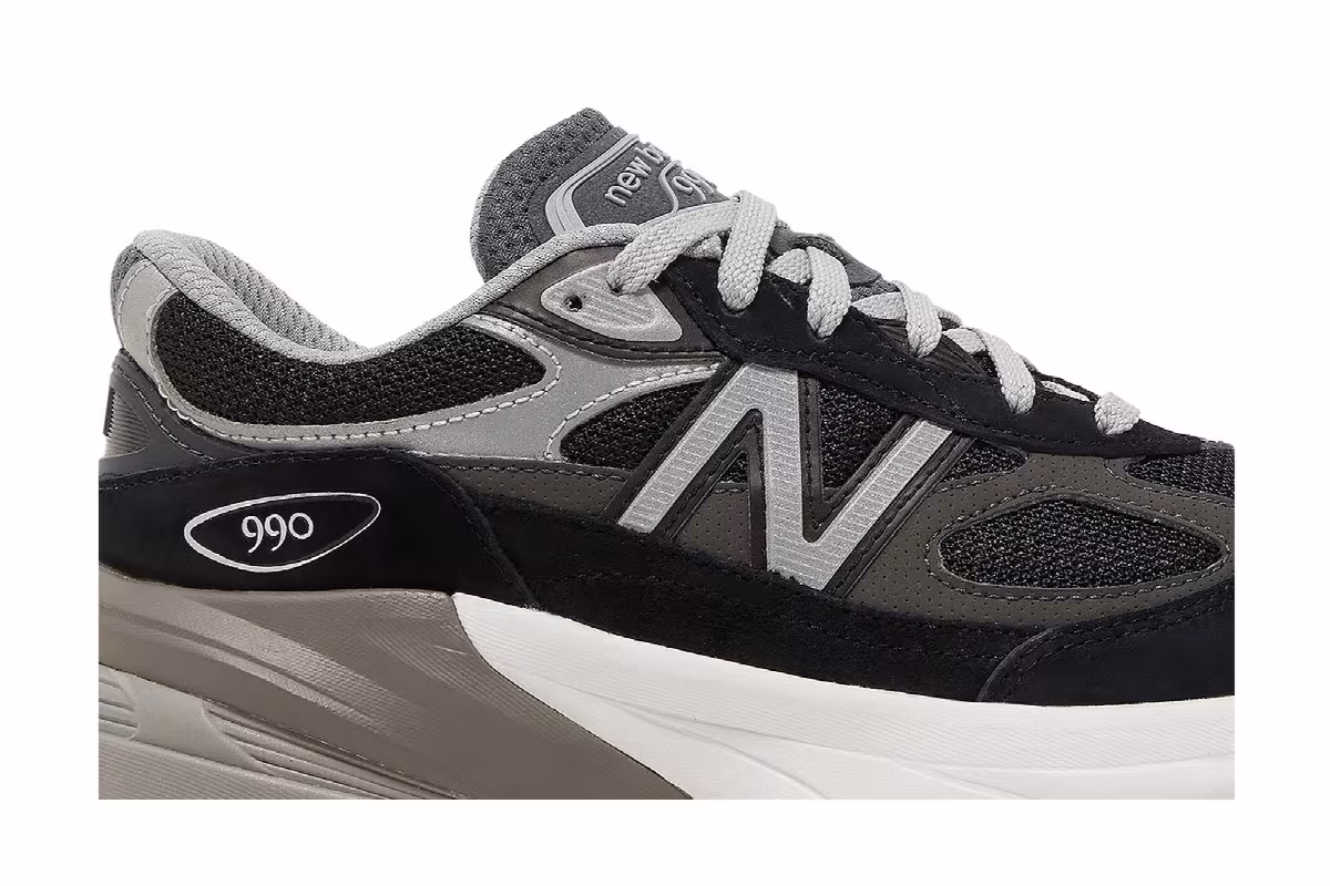 New Balance 990v6 Big Kid Black Silver, view 3