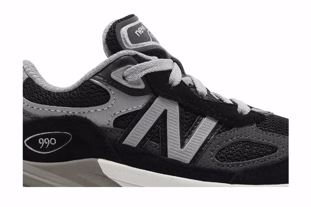 New Balance 990v6 Toddler Black Silver, view 3