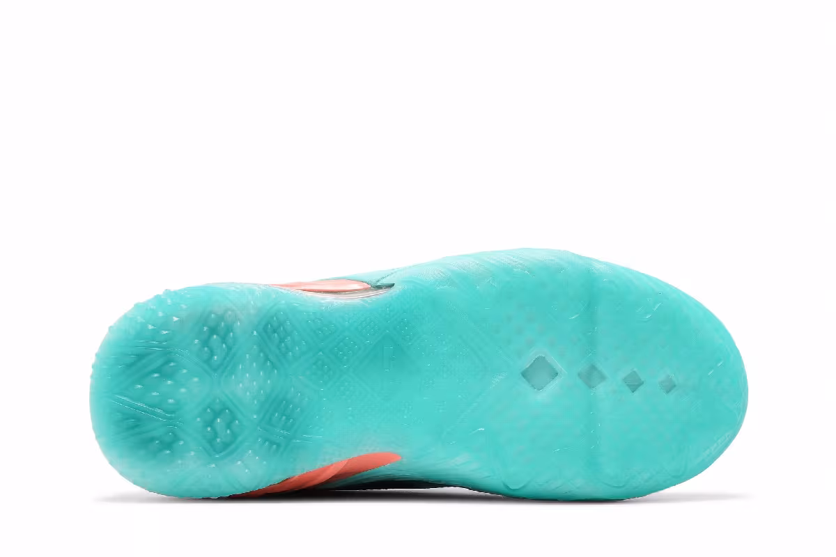 Space Jam x Nike LeBron 18 Low GS Lola Bunny, view 5