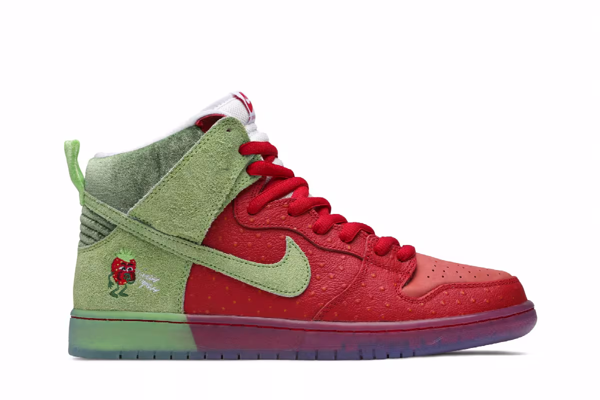 Nike Dunk High SB Strawberry Cough, view 2