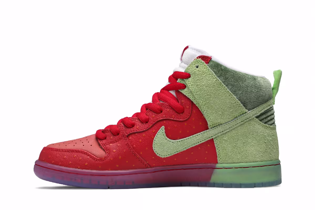 Nike Dunk High SB Strawberry Cough, view 4