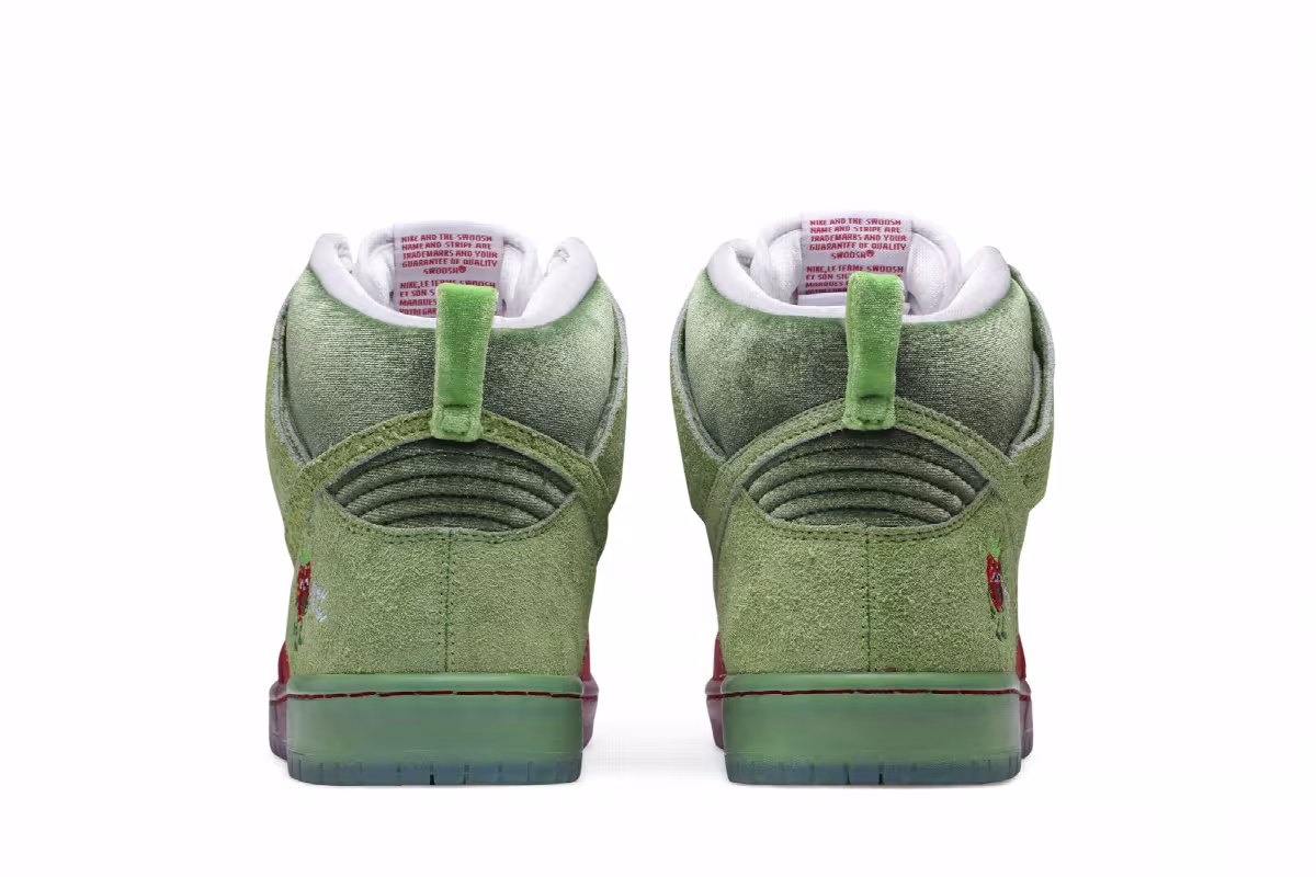 Nike Dunk High SB Strawberry Cough, view 7