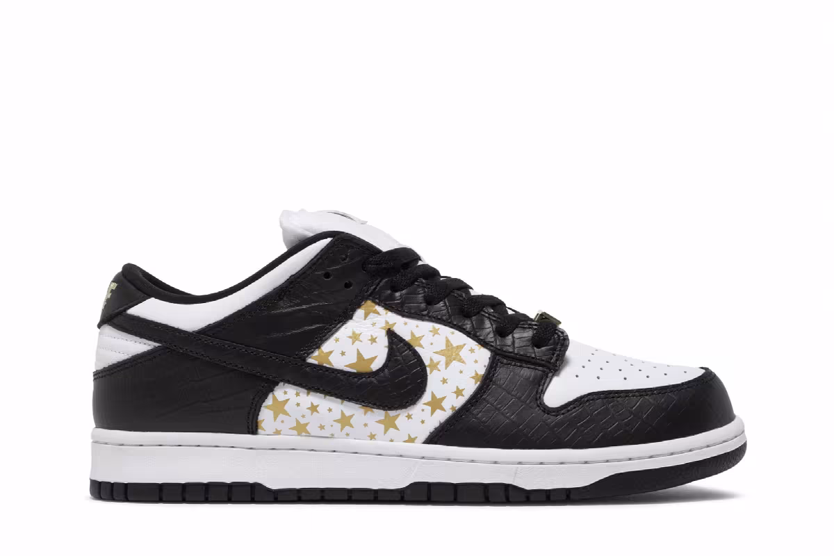 Supreme x Nike Dunk Low OG SB QS Black, view 2