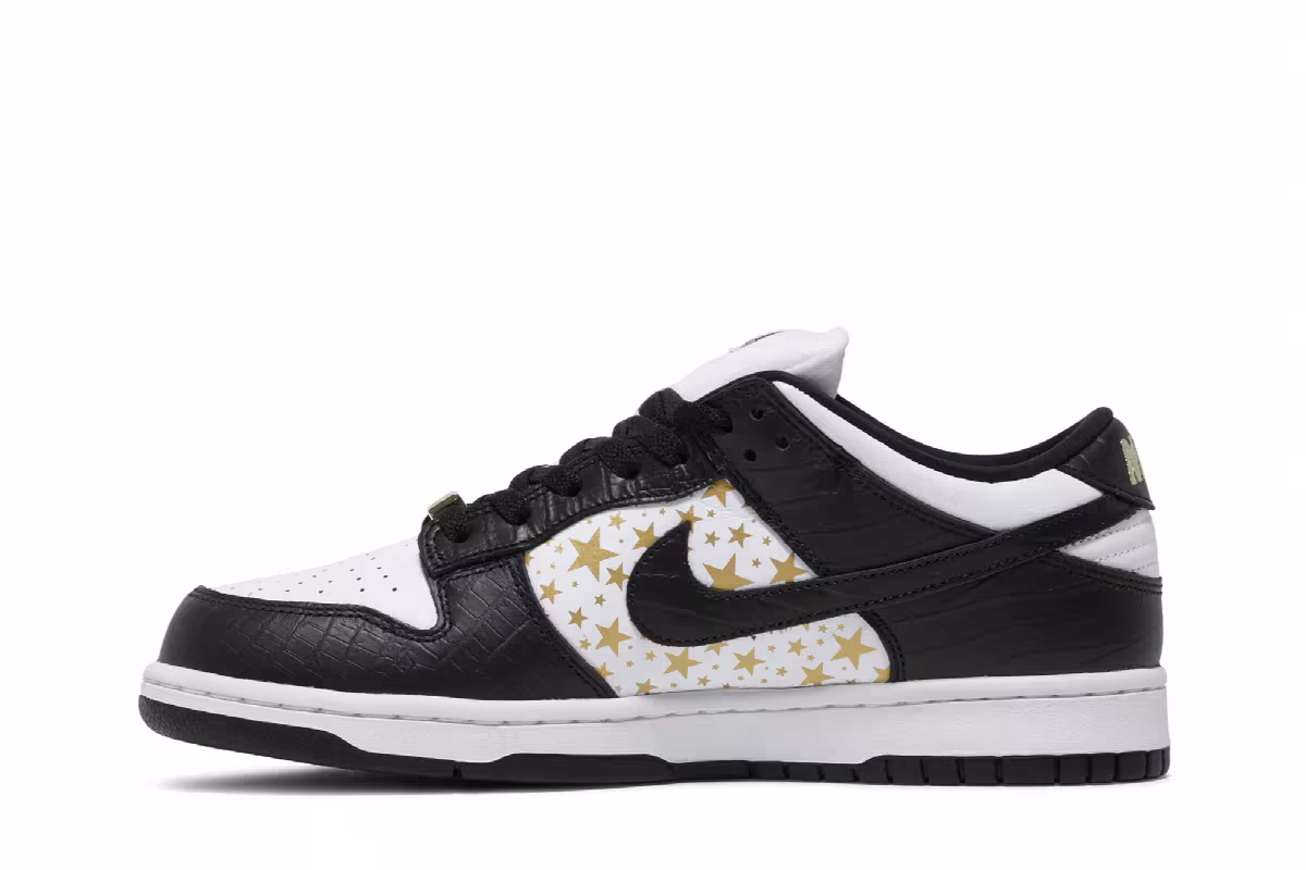 Supreme x Nike Dunk Low OG SB QS Black, view 4