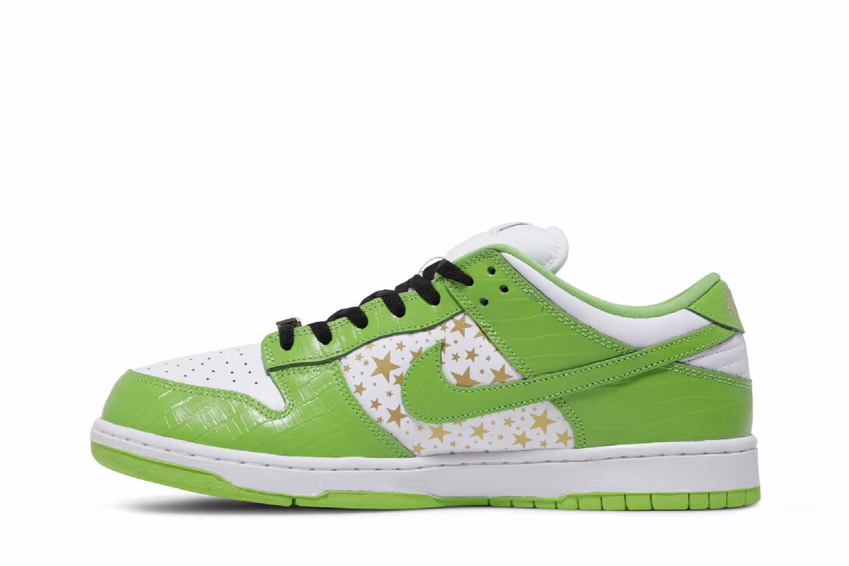 Supreme x Nike Dunk Low OG SB QS Mean Green, view 4