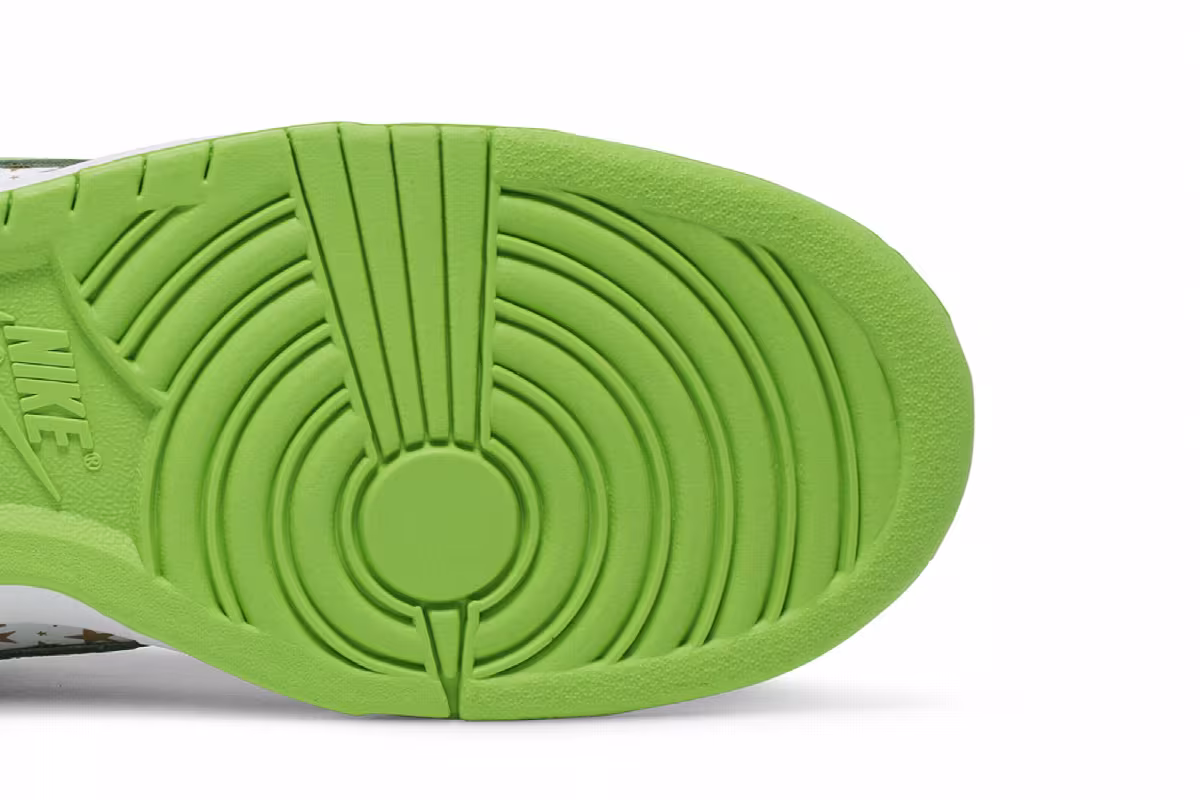 Supreme x Nike Dunk Low OG SB QS Mean Green, view 6