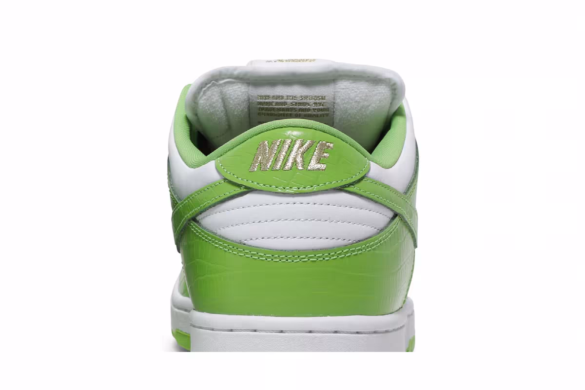 Supreme x Nike Dunk Low OG SB QS Mean Green, view 8