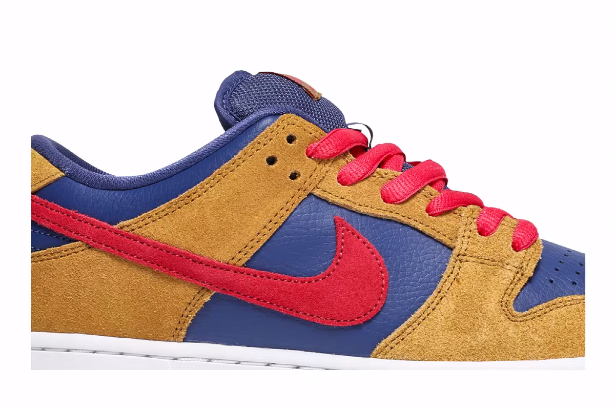 Nike Dunk Low SB Reverse Papa Bear, view 3