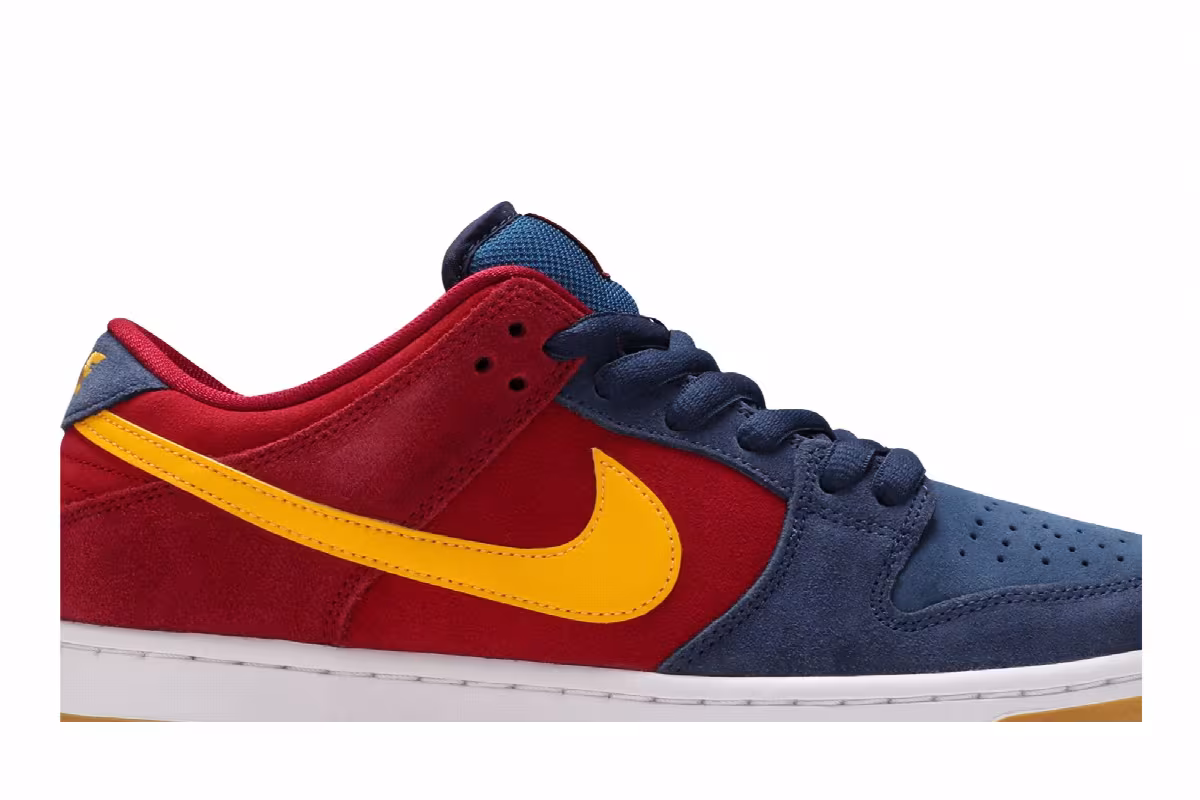 Nike Dunk Low SB Catalonia, view 3