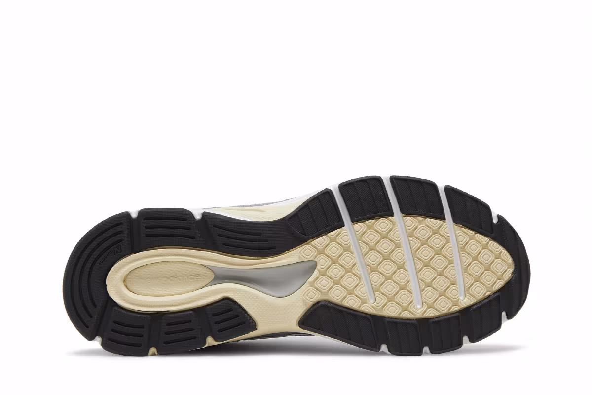 New Balance 990v4 Big Kid Grey Day 2023, view 5