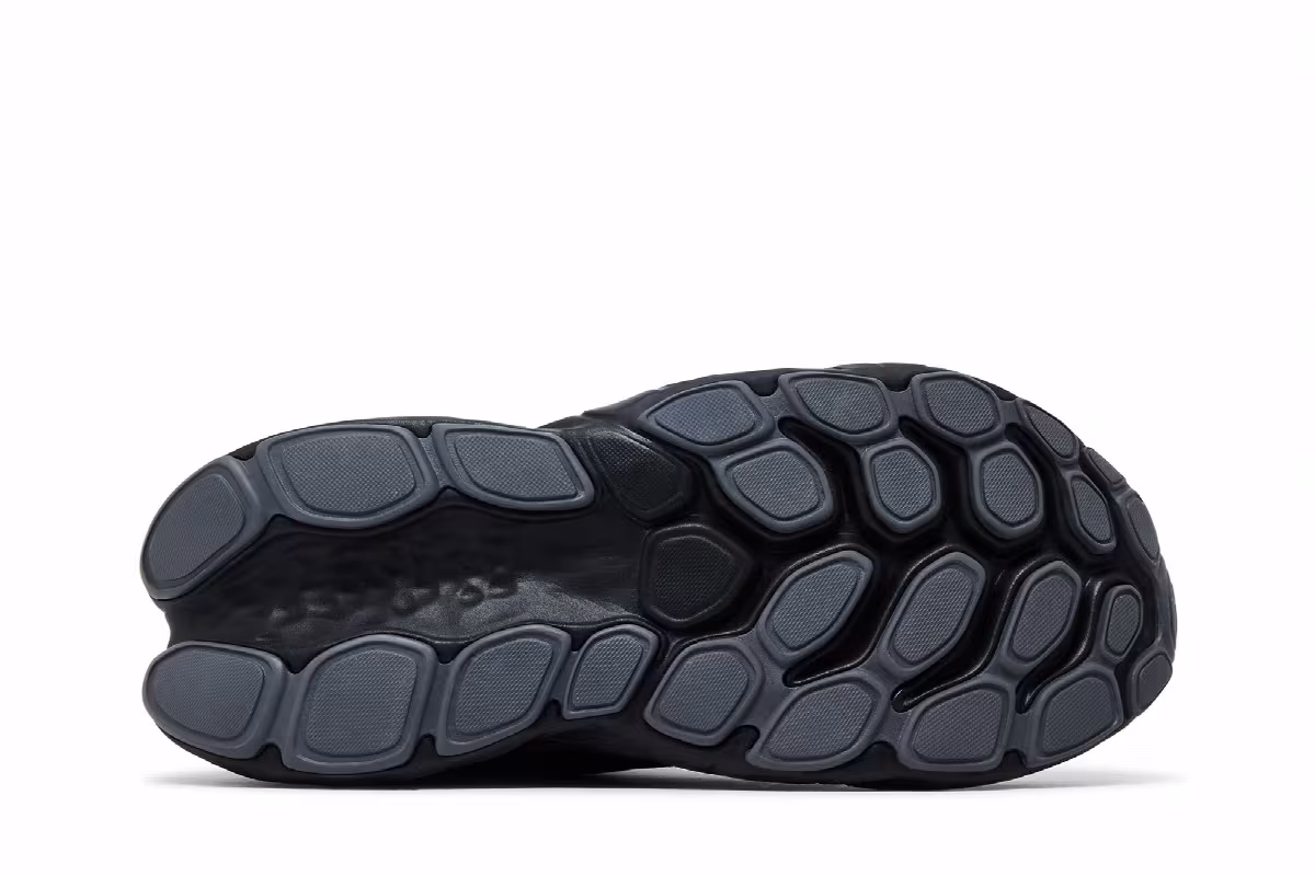 New Balance Fresh Foam X More v4 Triple Black, view 5