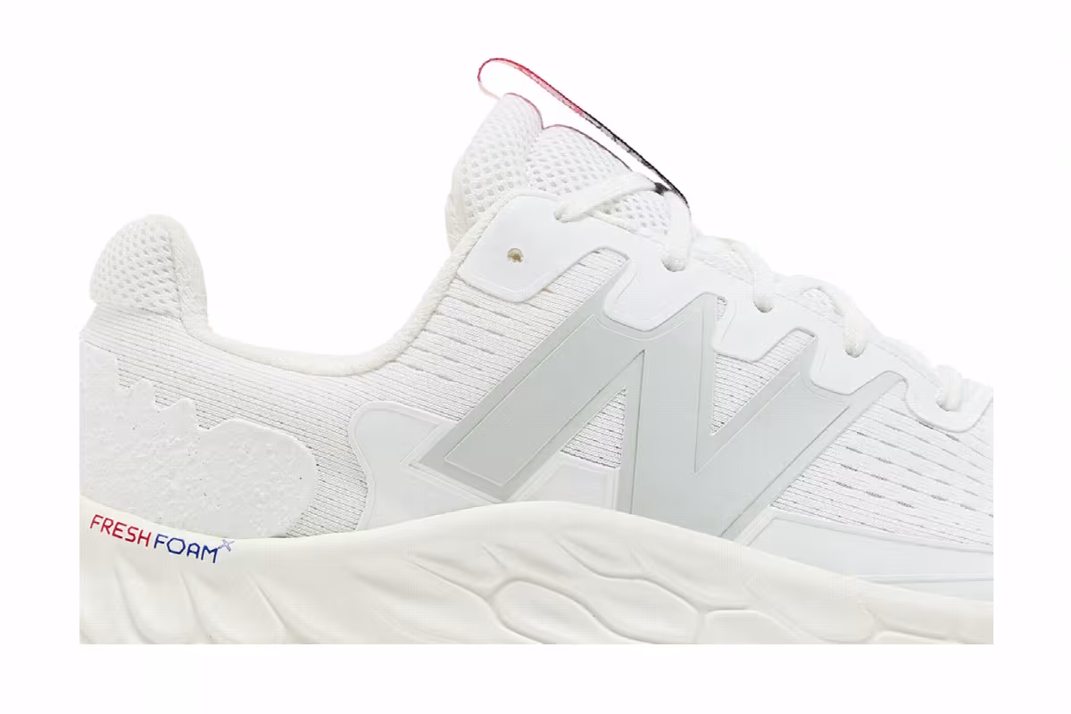 New Balance Fresh Foam X More Trail v3 White Grey Gum, view 3