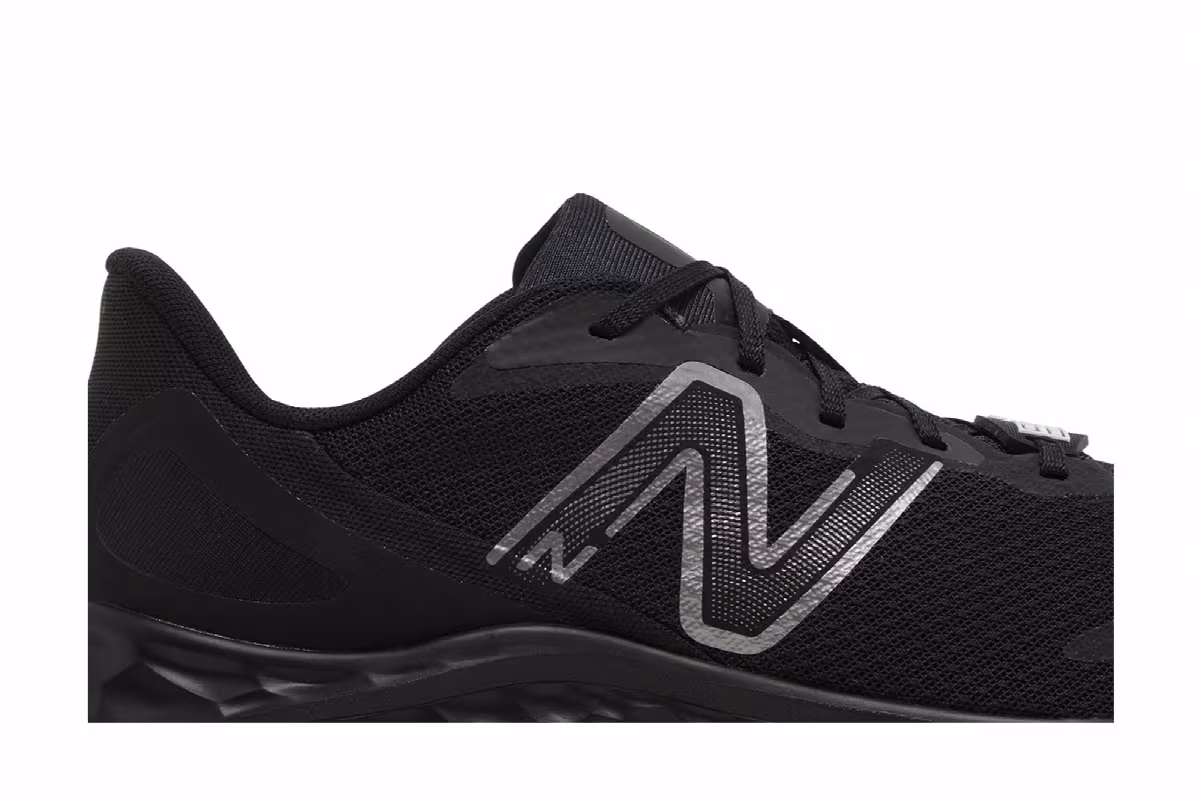 New Balance Fresh Foam Arishi v4 Black Metallic, view 3