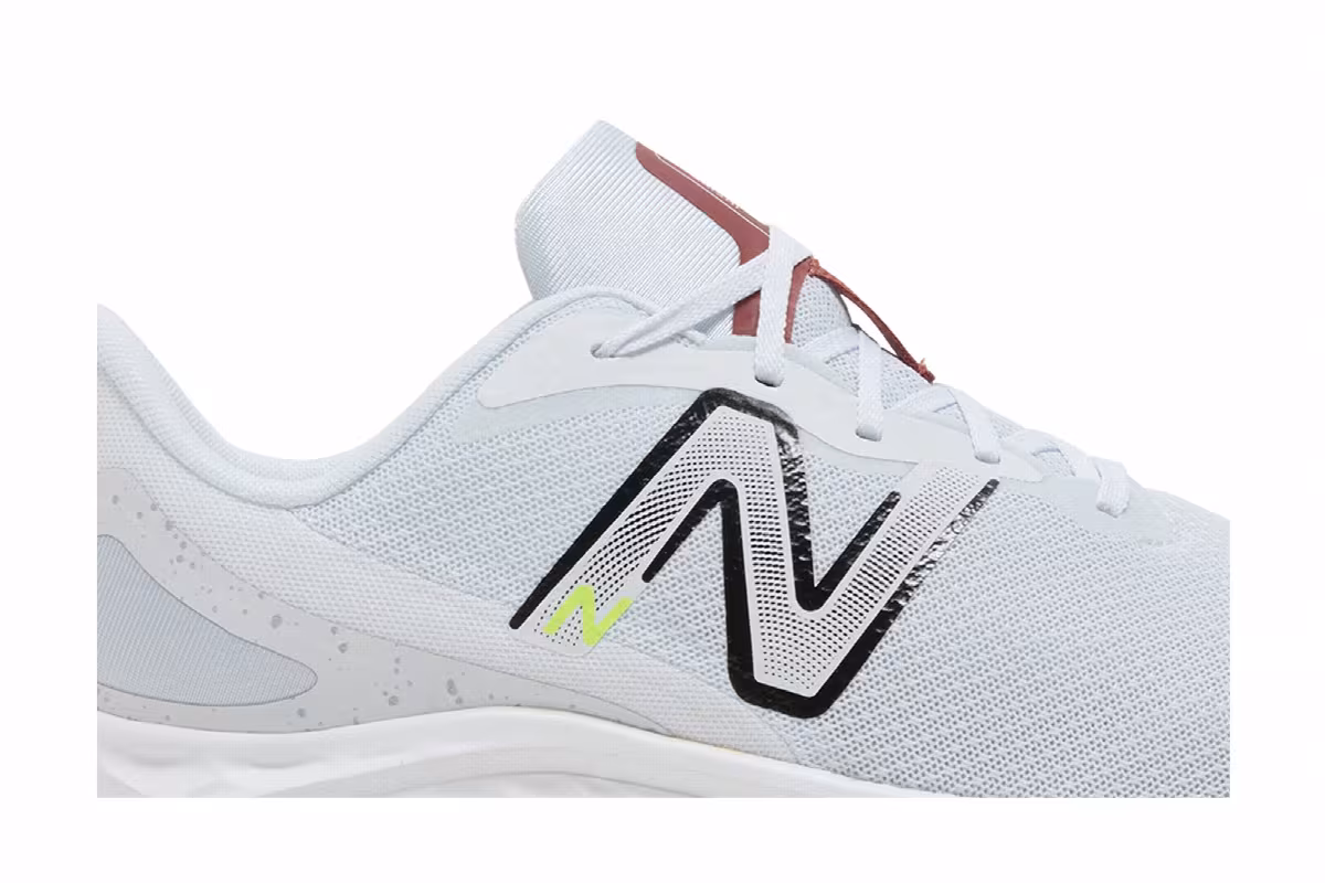 New Balance Fresh Foam Arishi v4 4E Wide Quartz Grey Brick Red, view 3