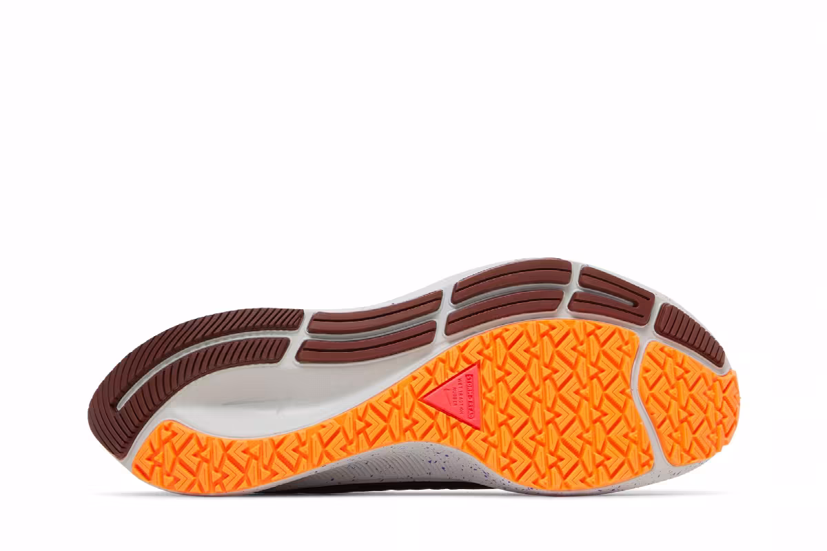 Nike Air Zoom Pegasus 38 Shield Black Total Orange, view 5