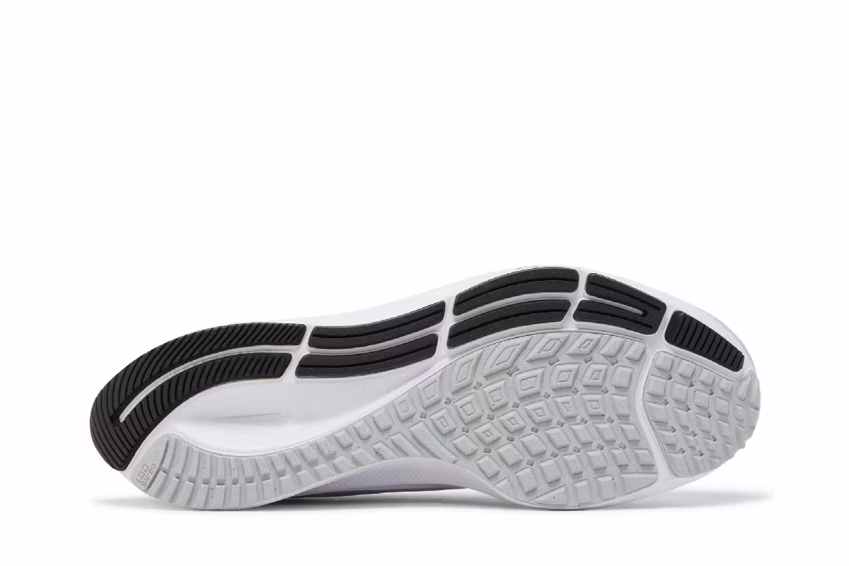 NFL x Nike Air Zoom Pegasus 38 Las Vegas Raiders, view 5