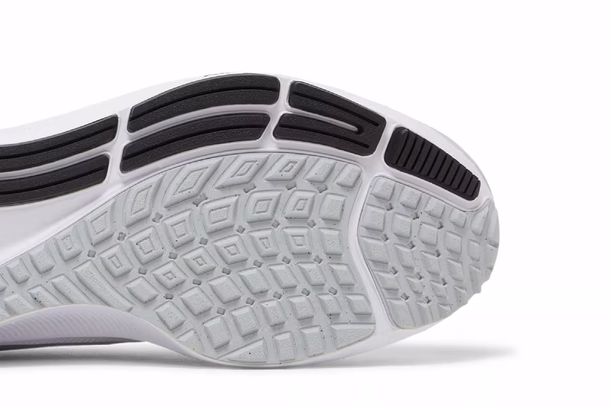 NFL x Nike Air Zoom Pegasus 38 Las Vegas Raiders, view 6