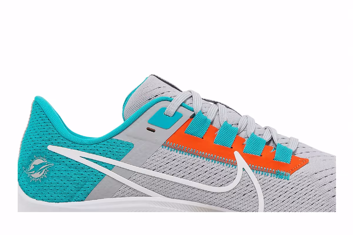 NFL x Nike Air Zoom Pegasus 38 Miami Dolphins, view 3