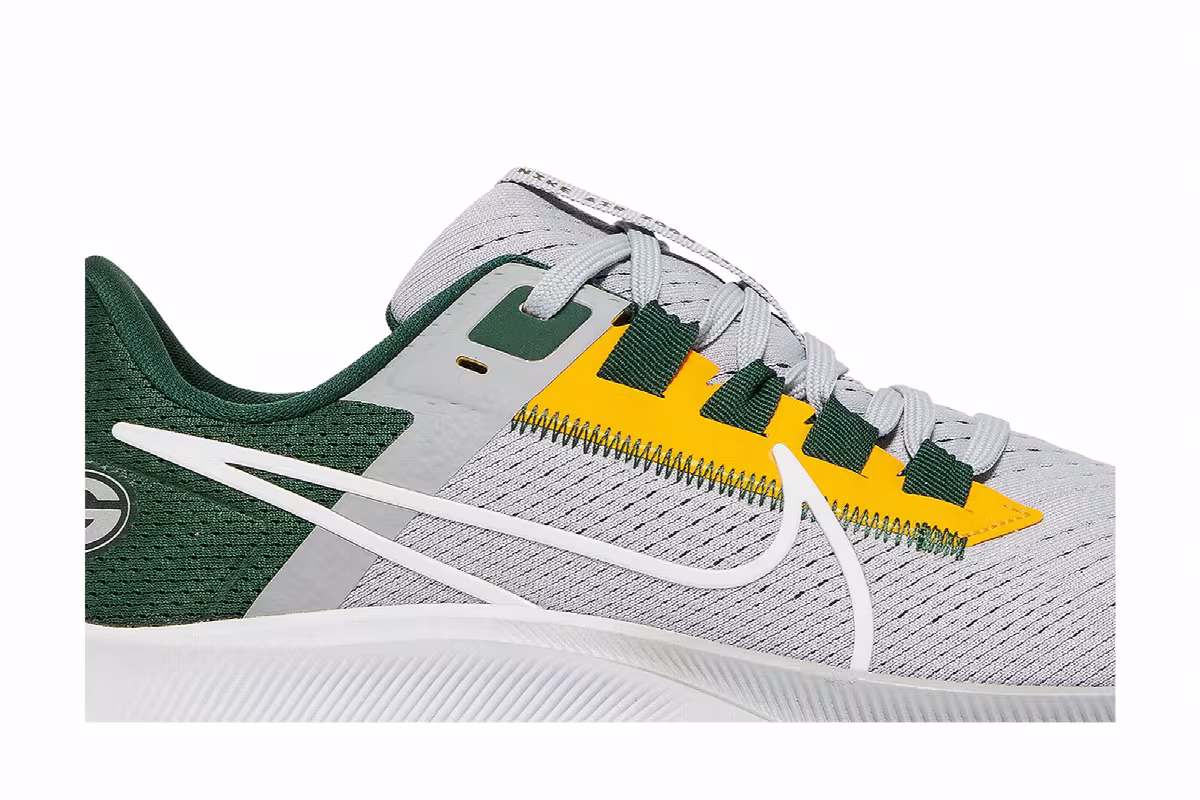 NFL x Nike Air Zoom Pegasus 38 Green Bay Packers, view 3