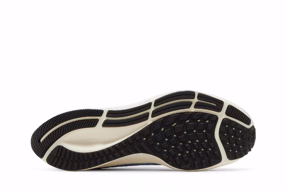 Nathan Bell x Nike Air Zoom Pegasus 38 A.I.R. Run To A Magical Place - Aluminum, view 5
