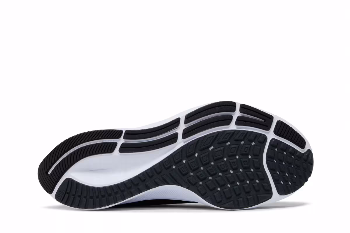 Nike Air Zoom Pegasus 38 Extra Wide Black White, view 5