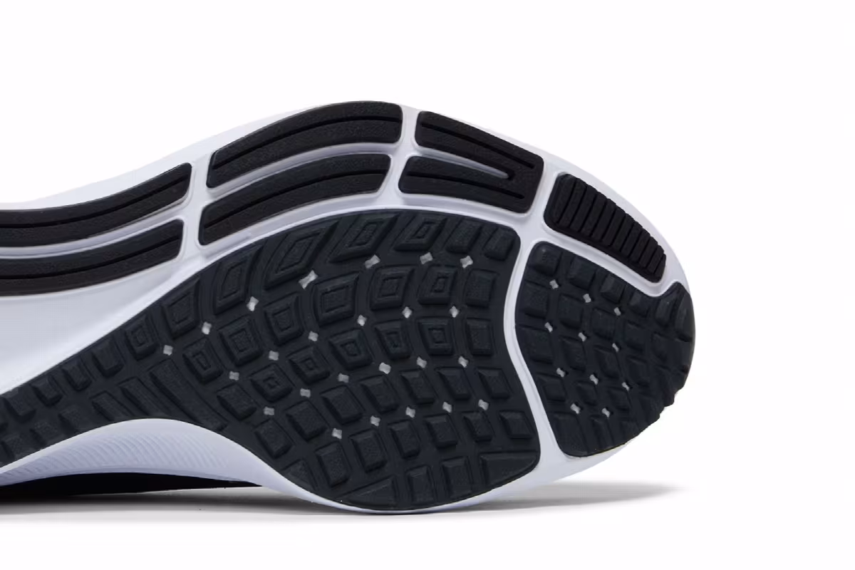 Nike Air Zoom Pegasus 38 Extra Wide Black White, view 6