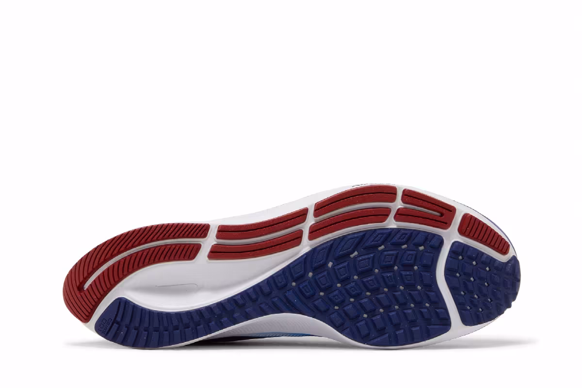 NFL x Nike Air Zoom Pegasus 38 New York Giants, view 5