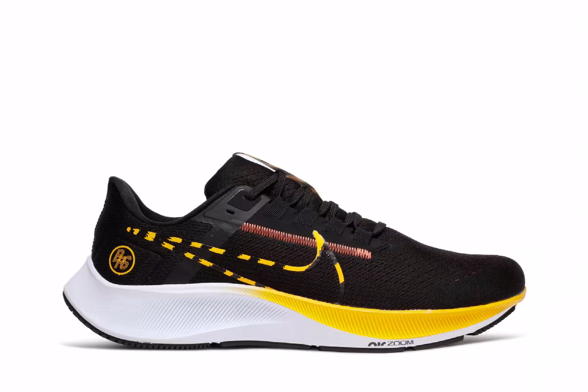 Nike Air Zoom Pegasus 38 Black University Gold, view 2