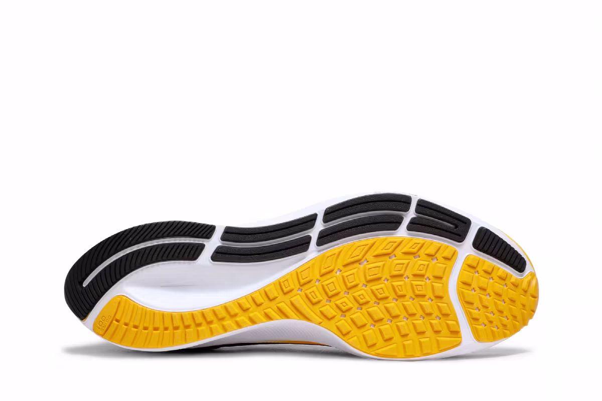 Nike Air Zoom Pegasus 38 Black University Gold, view 5