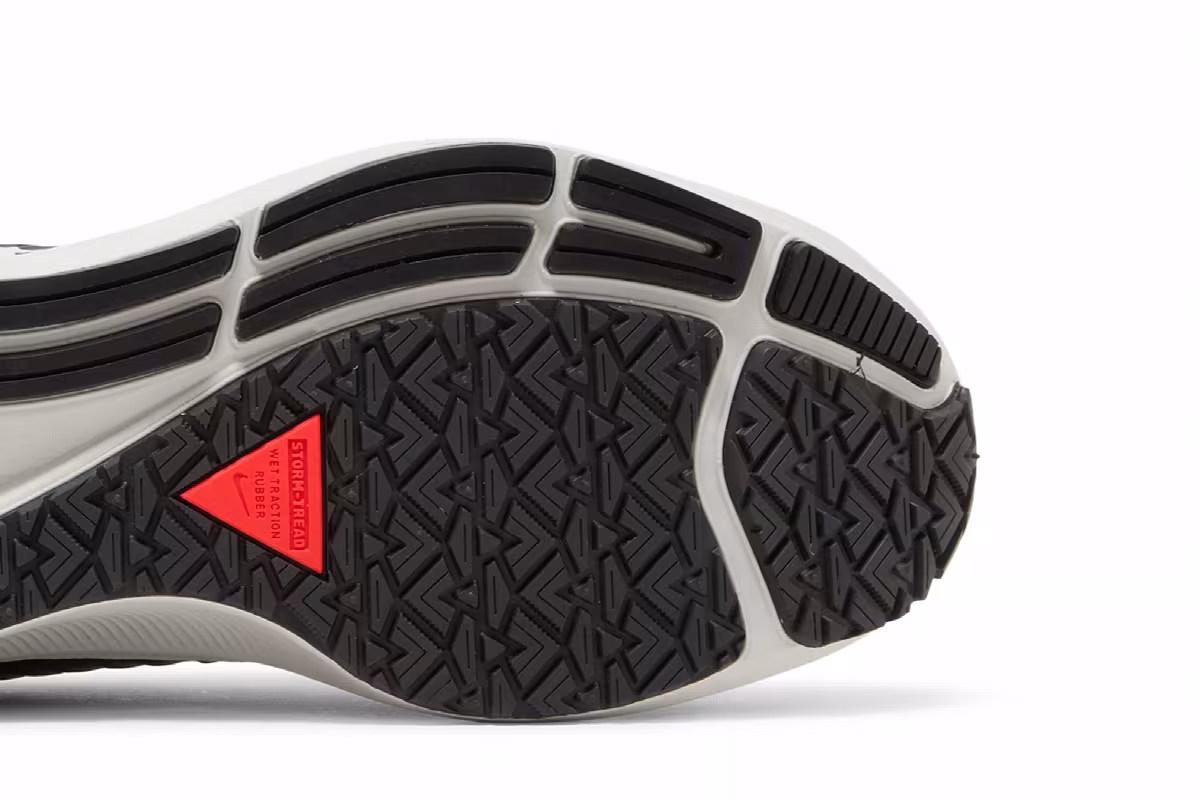 Nike Air Zoom Pegasus 38 Shield Black Dark Smoke Grey, view 6