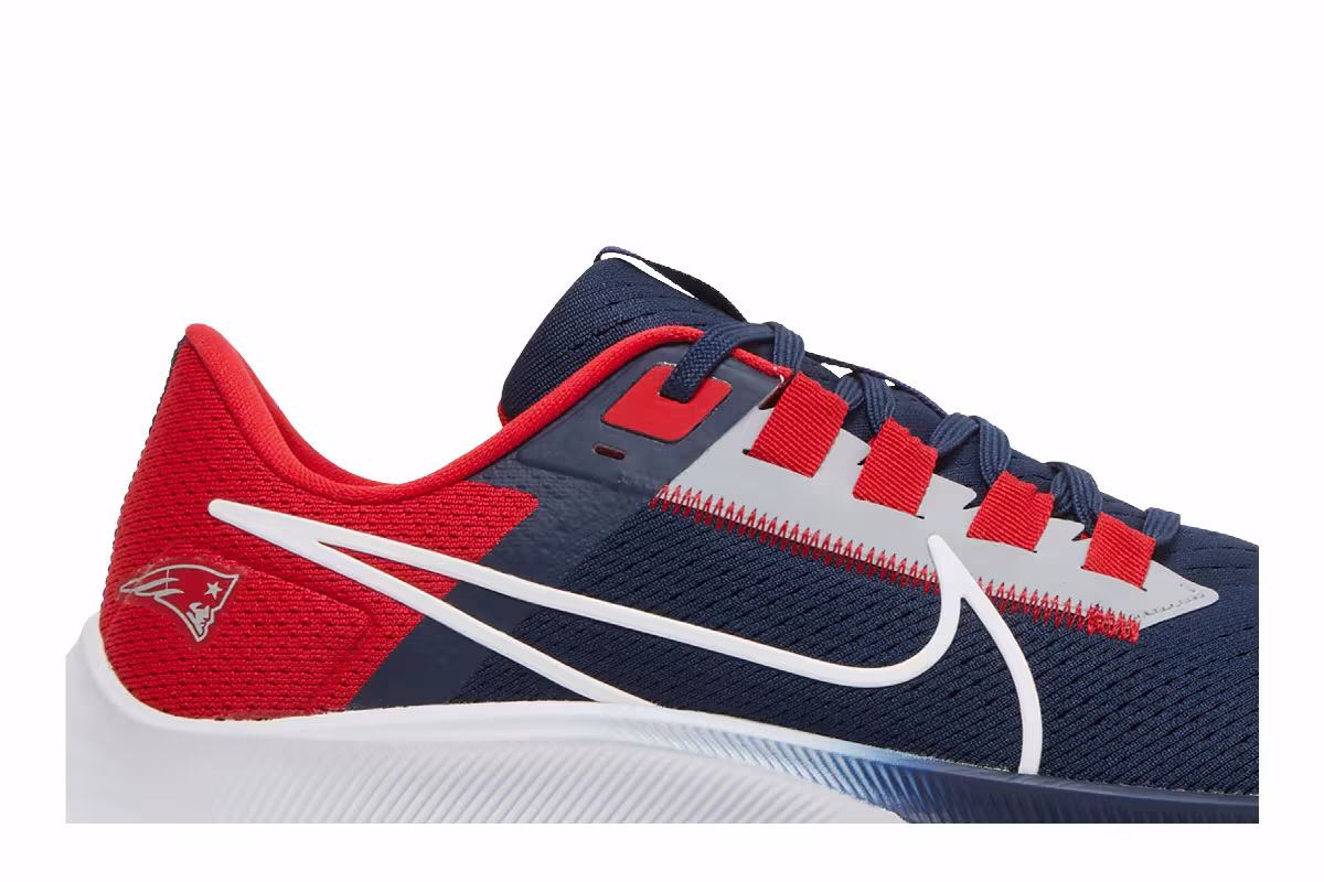 Nike NFL x Air Zoom Pegasus 38 New England Patriots, view 3