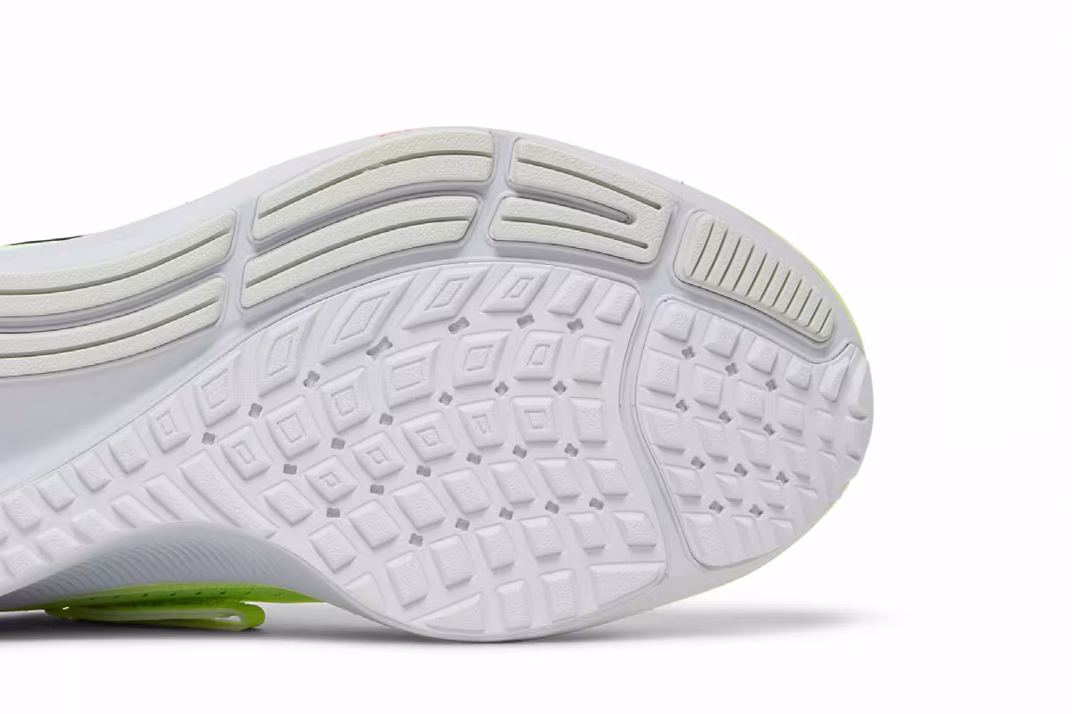 Nike Air Zoom Pegasus 38 FlyEase Extra Wide Barely Volt, view 6