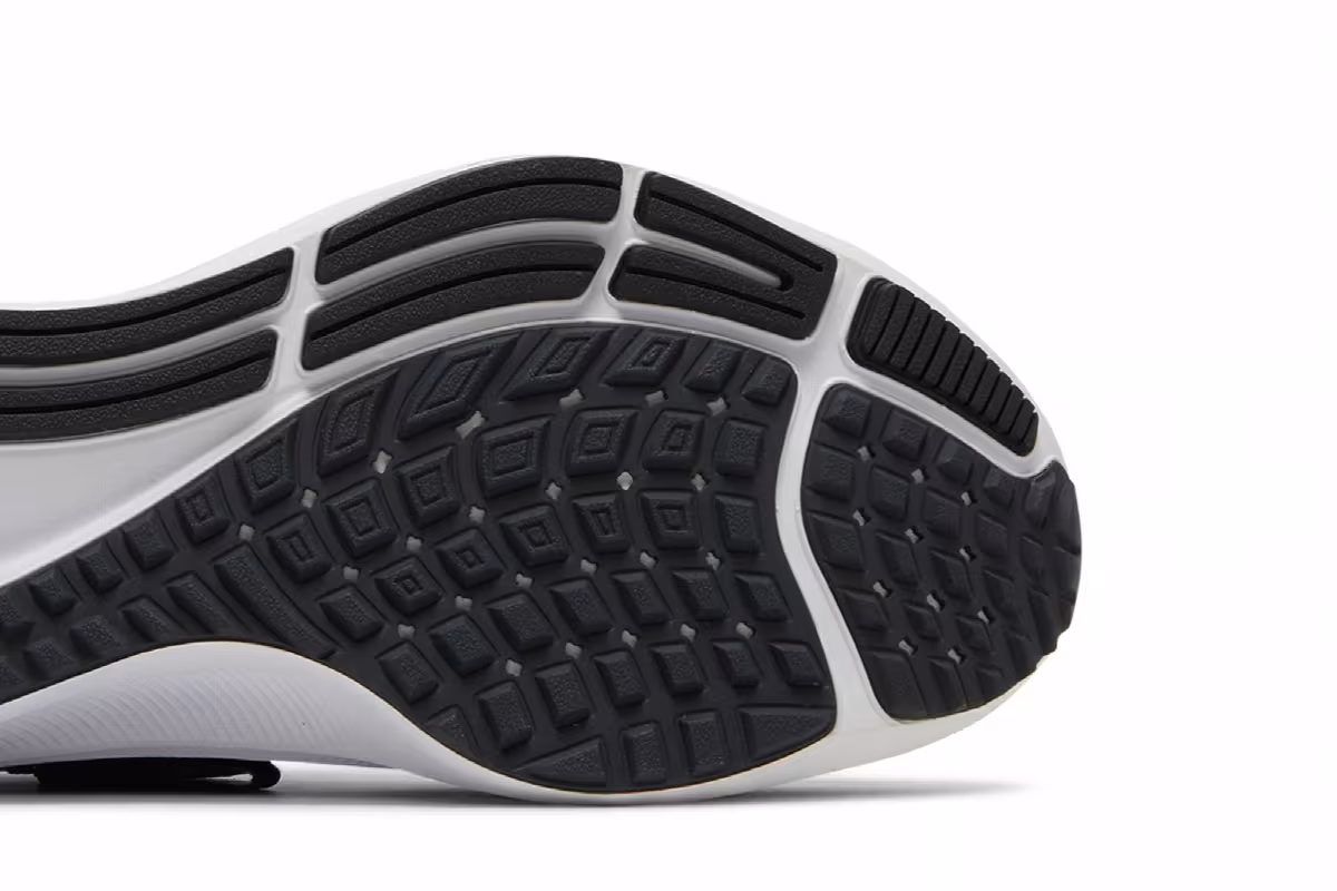 Nike Air Zoom Pegasus 38 FlyEase Extra Wide Black White, view 6