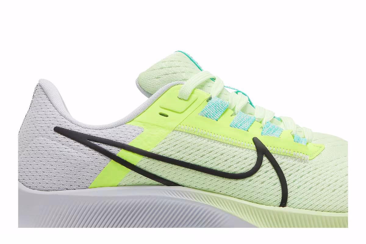 Nike Women's Air Zoom Pegasus 38 Fast Pack, view 3