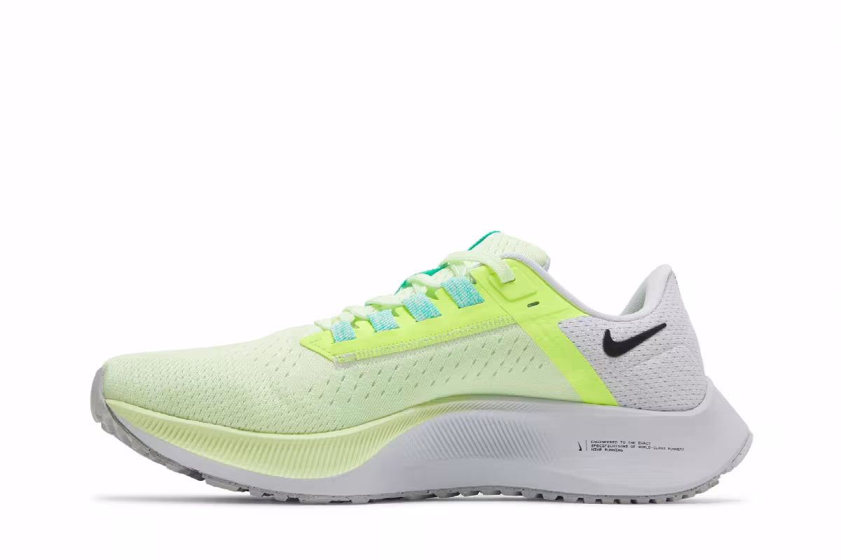 Nike Women's Air Zoom Pegasus 38 Fast Pack, view 4