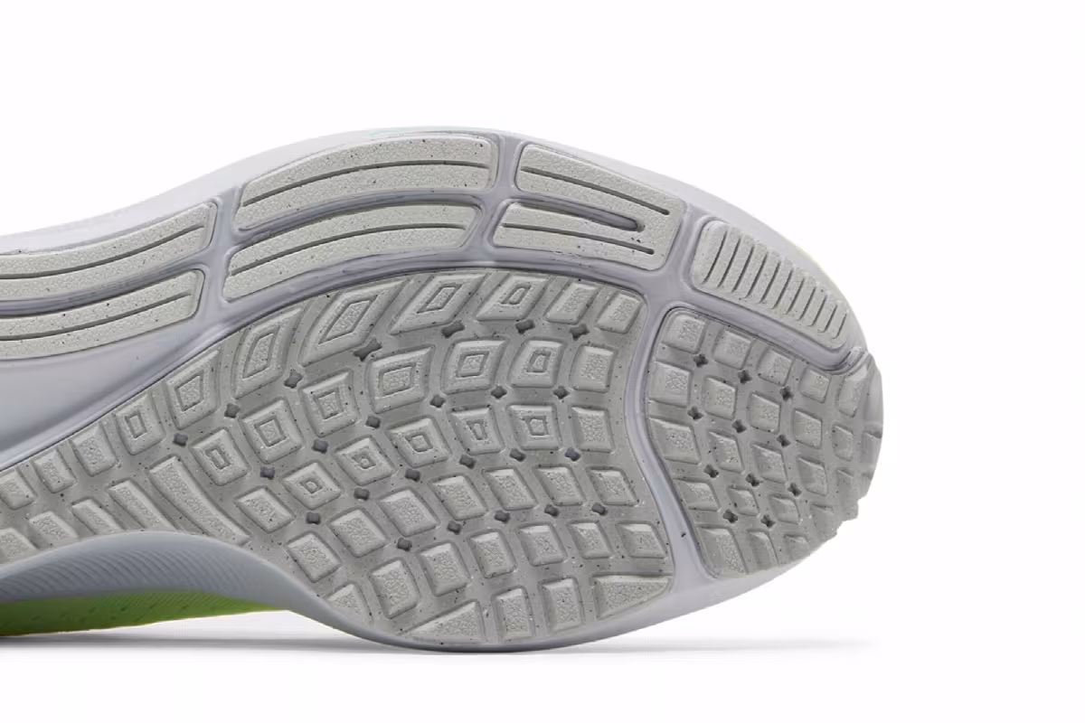 Nike Women's Air Zoom Pegasus 38 Fast Pack, view 6