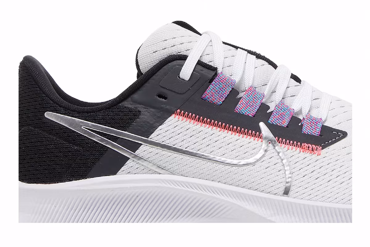 Nike Women's Air Zoom Pegasus 38 White Metallic Silver, view 3