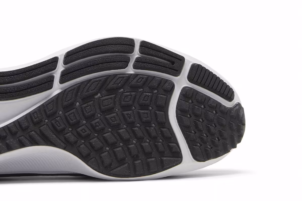 Nike Women's Air Zoom Pegasus 38 Black White, view 6