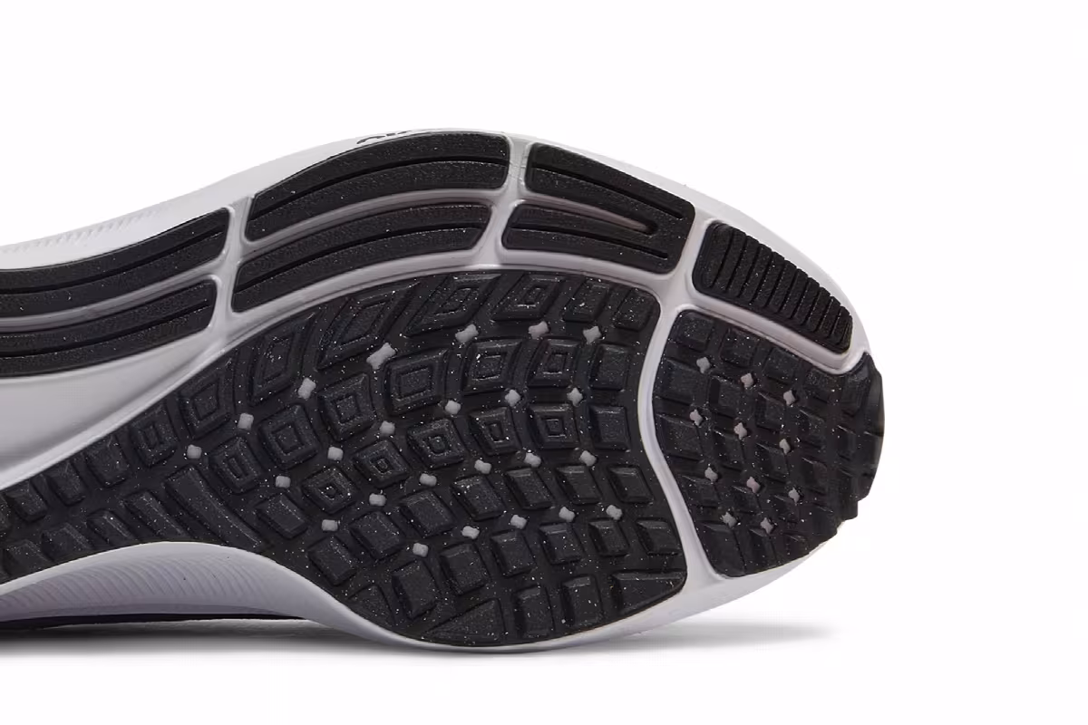 Nike Women's Air Zoom Pegasus 38 Black White, view 6