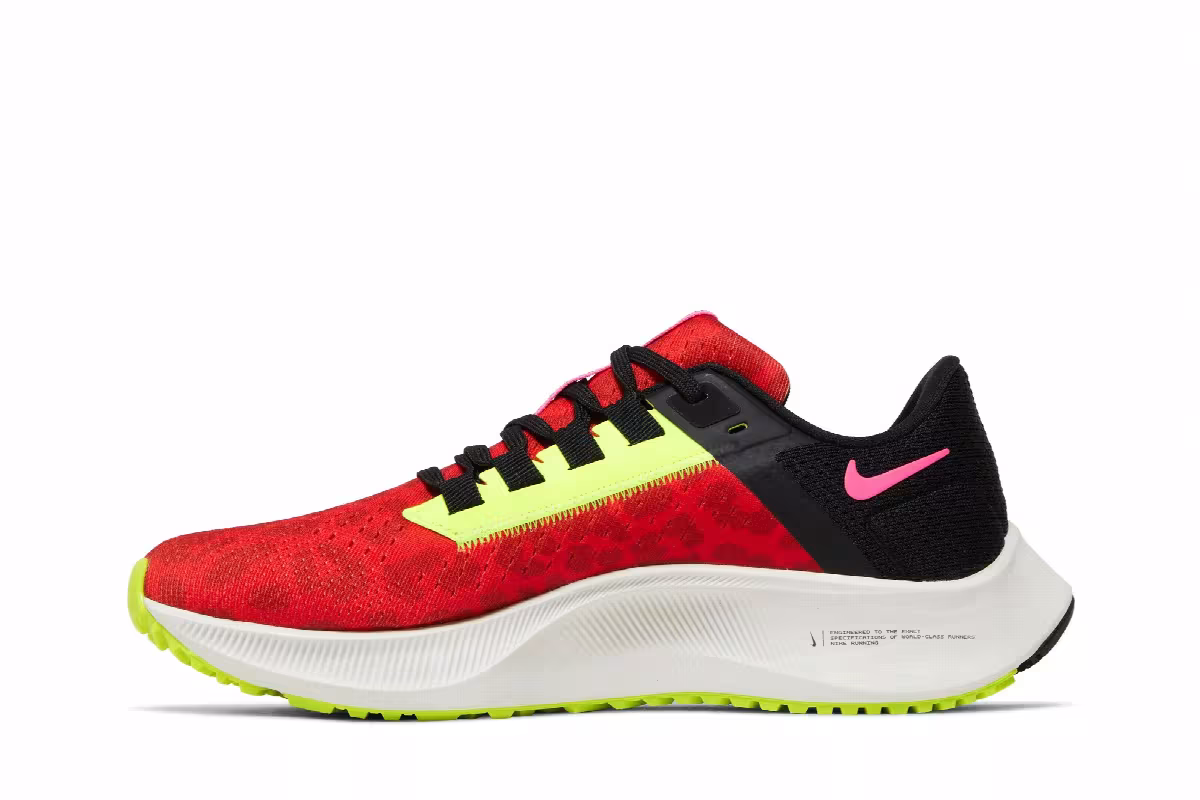 Nike Women's Air Zoom Pegasus 38 Chile Red Hyper Pink, view 4