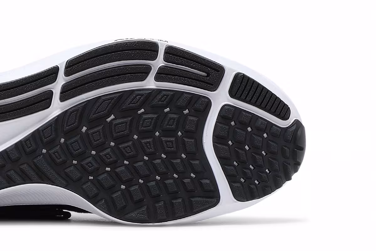 Nike Women's Air Zoom Pegasus 38 FlyEase Black White, view 6