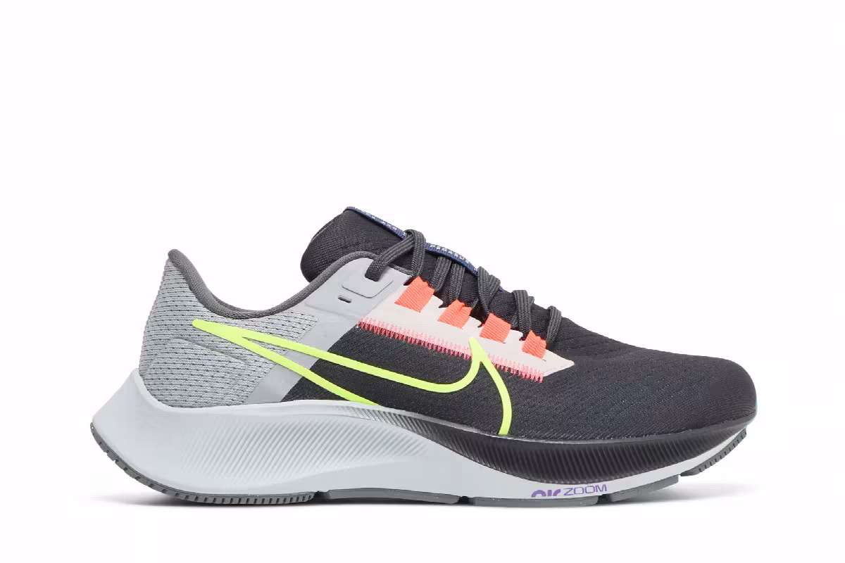Nike Women's Air Zoom Pegasus 38 LE Greedy, view 2