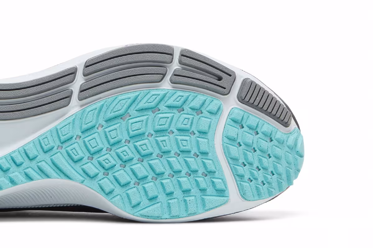 Nike Women's Air Zoom Pegasus 38 LE Greedy, view 6