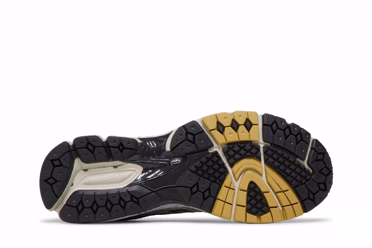 New Balance 860v2 Rain Cloud Magnet, view 5