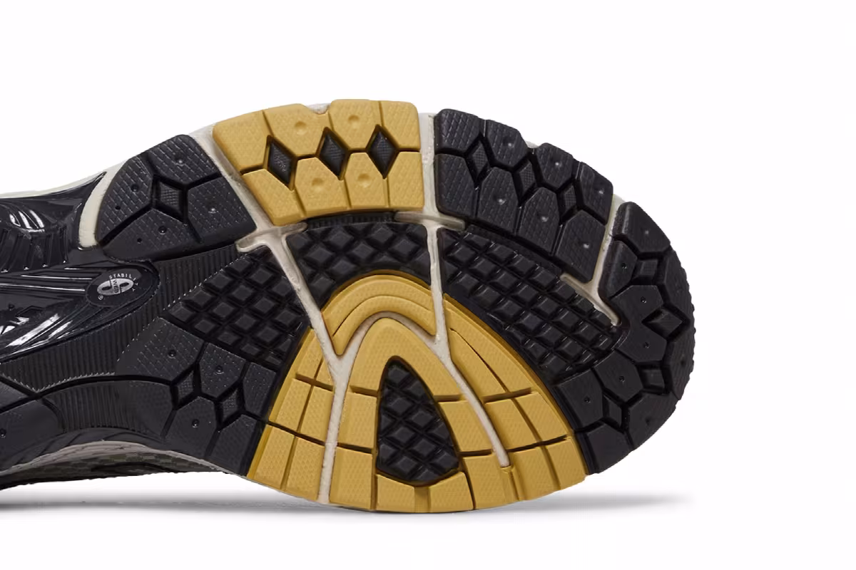 New Balance 860v2 Rain Cloud Magnet, view 6
