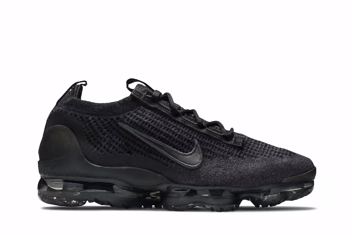 Nike Air VaporMax 2021 Flyknit Triple Black, view 2