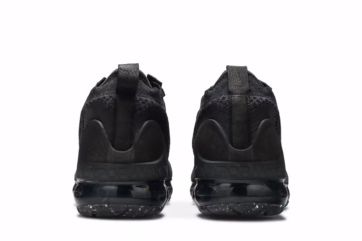 Nike Air VaporMax 2021 Flyknit Triple Black, view 7