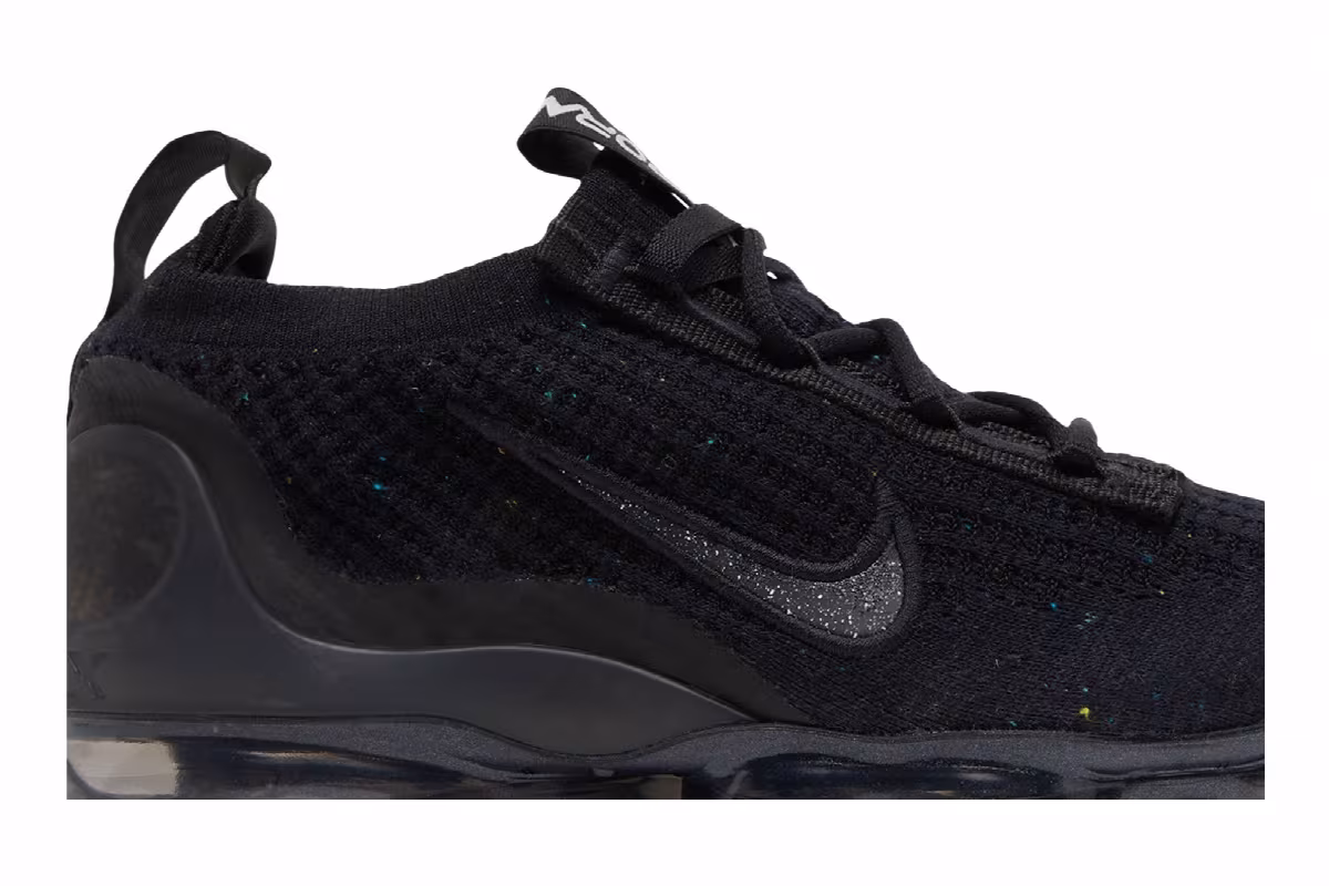 Nike Women's Air VaporMax 2021 Flyknit Black, view 3