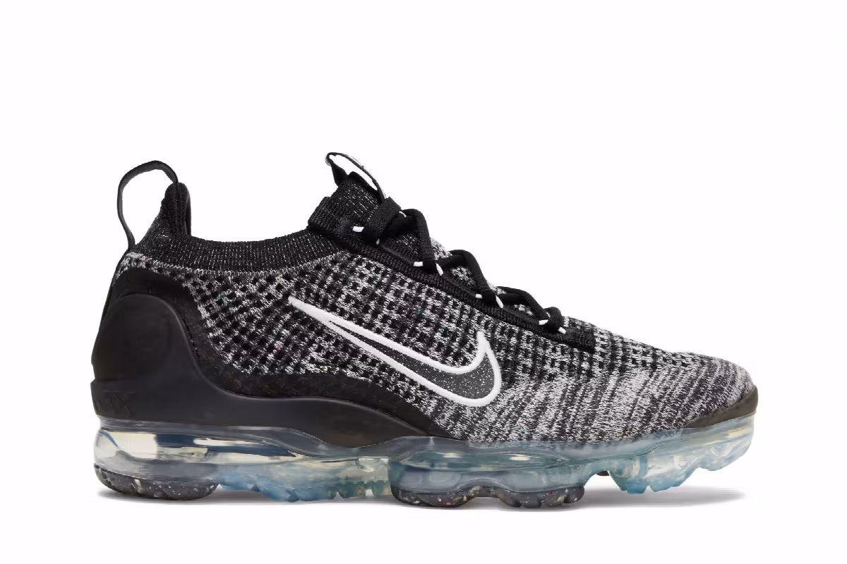 Nike Women's Air VaporMax 2021 Flyknit Oreo, view 2