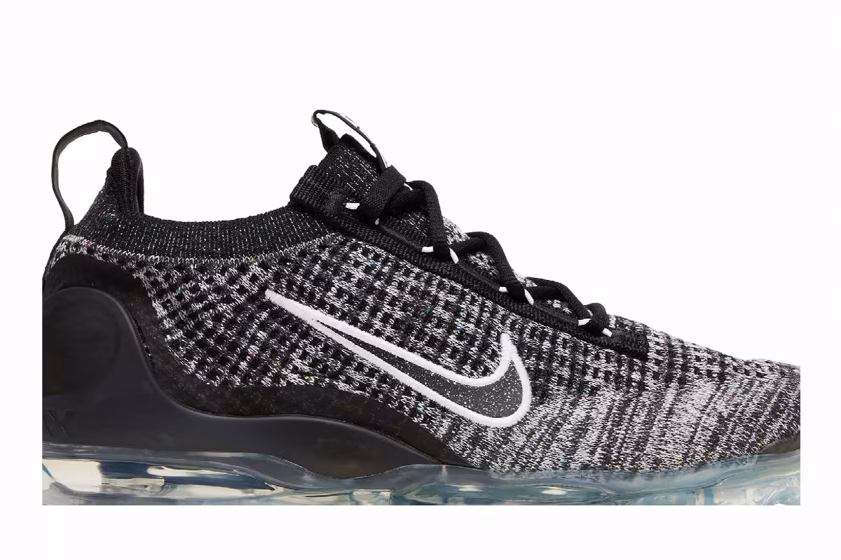 Nike Women's Air VaporMax 2021 Flyknit Oreo, view 3